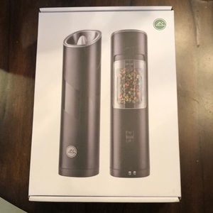 GatGrinder Electric Gravity Salt and Pepper Grinder
